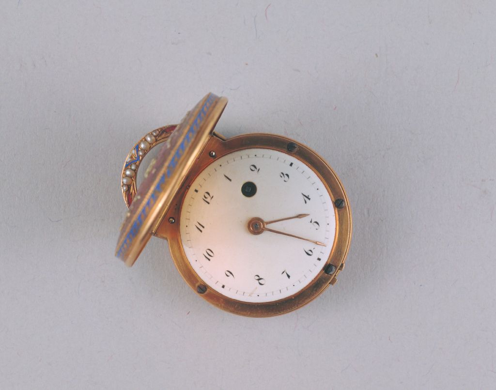 图片[1]-Copper plated enamel lock watch-China Archive